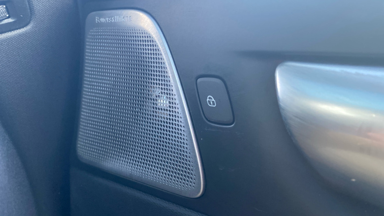 Volvo XC60 2.0 T8 [455] PHEV Ultra Dark 5dr AWD Geartronic Estate